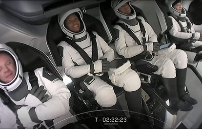 SpaceXuzaya4amatörastronotgönderdi