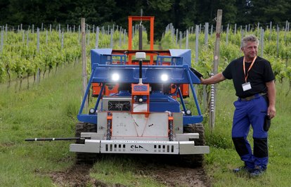 ahrefindexpekerholdingclasstkktLnktargetblankPekerHoldingainsansıztarımrobotlarıyladünyapazarınaaçılacak