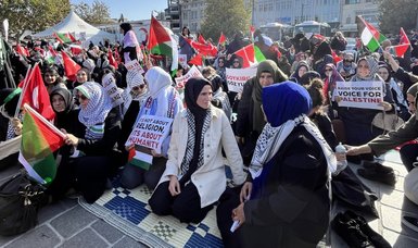Women in Istanbul stage sit-in protest in support of Palestine