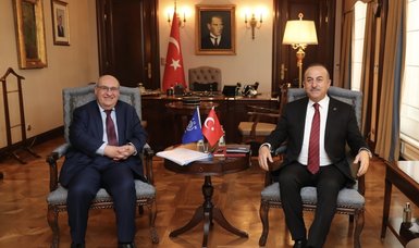 Turkish foreign minister meets heads of UN migration, refugee agencies