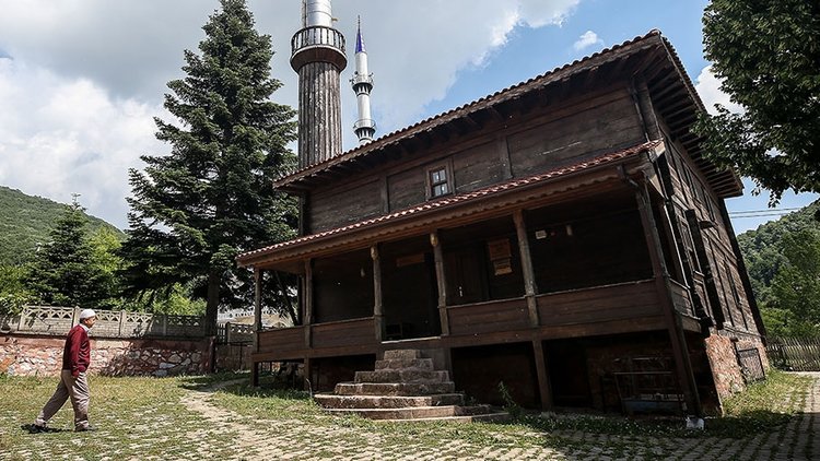 ’Çivisiz cami’ yıllara meydan okuyor