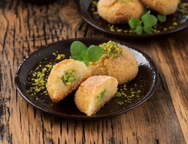 Antep Fıstıklı İrmik Tatlısı