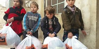 Yetimler gülsün diye