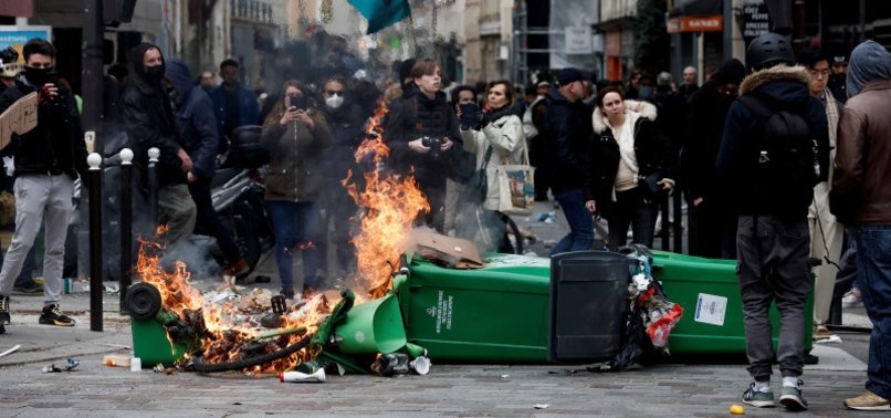 FRENCH CITIZENS PROTEST ANEW AGAINST MACRONS PENSION PLAN