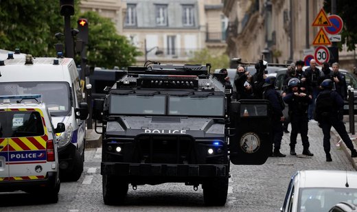 Man threatens to blow himself up at Iran consulate in Paris