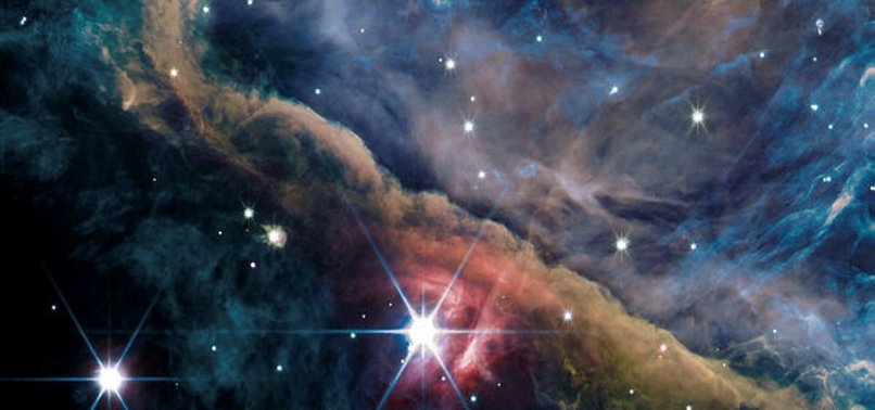 WEBB TELESCOPE CAPTURES BREATHTAKING IMAGES OF ORION NEBULA