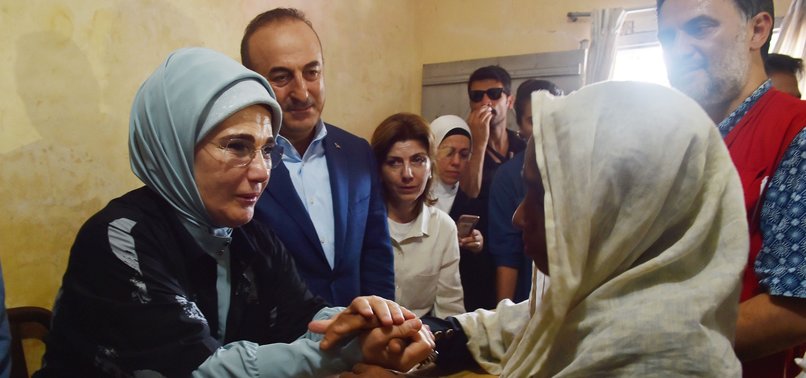TURKEYS FIRST LADY AWARDED FOR HUMANITARIAN AID IN US