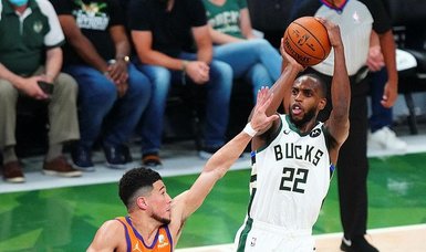 Middleton sends Bucks past Suns to tie NBA Finals at 2-2