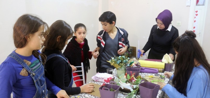SYRIAN REFUGEES OVERCOME THE NEGATIVE EFFECTS OF THE WAR VIA HANDCRAFT