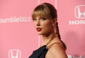 Taylor Swift On Yılın Kadını ödülüyle taçlandırıldı