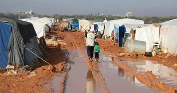 36,000 civilians flee Idlib de-escalation zone in Syria