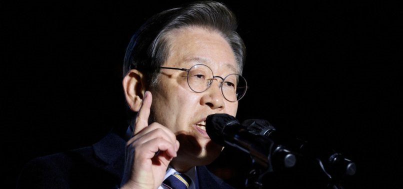 SOUTH KOREAS MAIN OPPOSITION LEADER ATTENDS COURT OVER ARREST WARRANT
