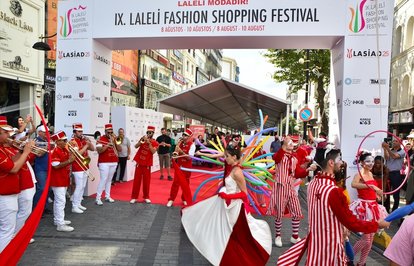 9ahrefindexlalelifashionshoppingfestivaliclasstkktLnktargetblankLaleliFashionShoppingFestivalianegörkemliaçılış