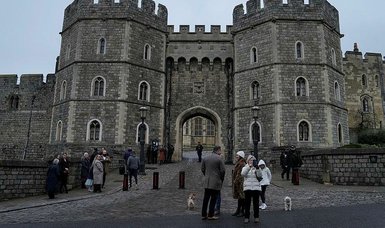UK police arrest armed man for breaking into Windsor Castle grounds