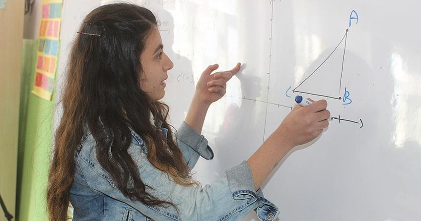 Cam kemik hastası Hanım Erdaş, Şemdinli’nin gururu oldu