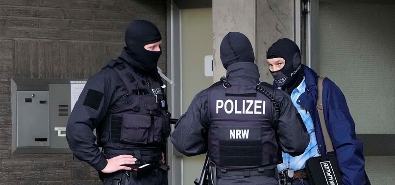 GERMAN POLICE RAID 14 PROPERTIES OF SUSPECTED DRUG DEALERS