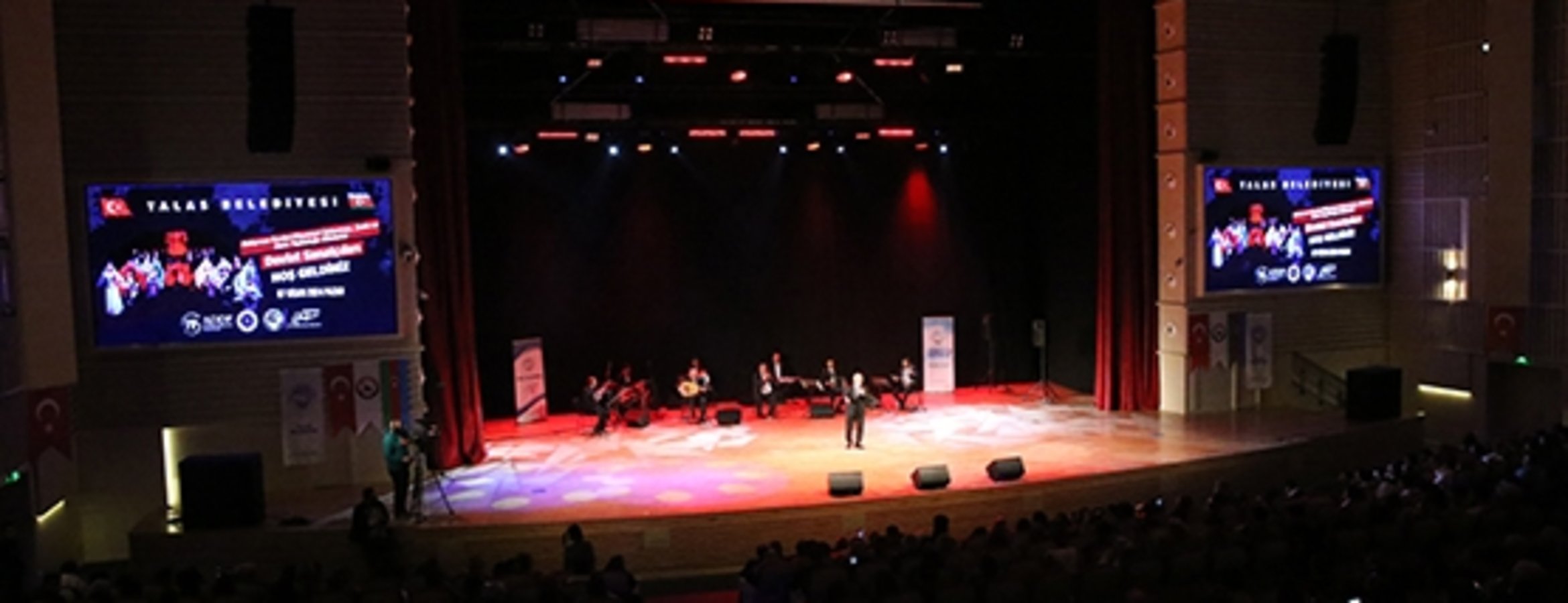 Nahçıvan Devlet Filarmoni Orkestrası konser verdi