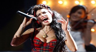 Amy Winehouseun Biyografik Filmi Back To Black Hakkında Bilinenler