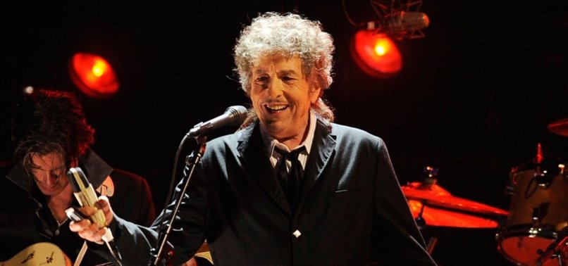 BOB DYLAN ANNOUNCES FIRST BRITISH TOUR IN MORE THAN FIVE YEARS