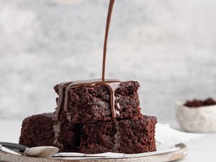 Bol Çikolatalı ve Kestaneli Brownie