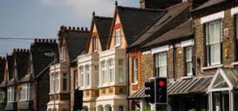 HOUSE PRICES DROP IN THE UNITED KINGDOM