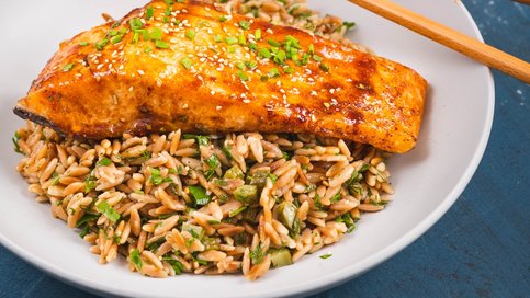 Şehriye Pilavlı ve Teriyaki Soslu Somon