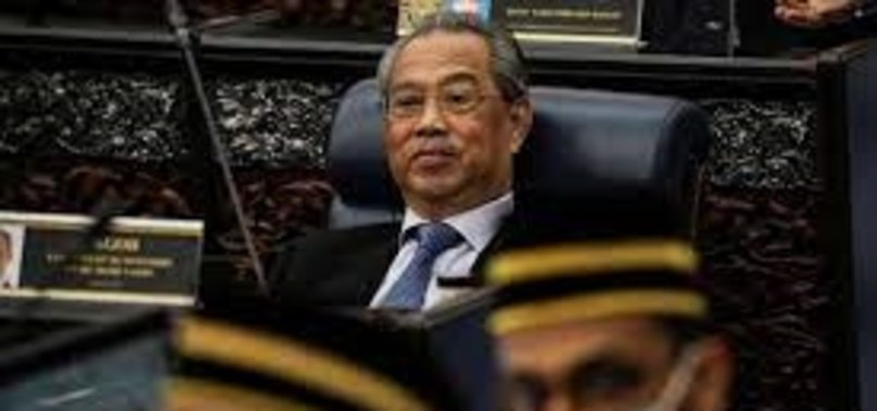 MALAYSIAS KING MEETS POLITICAL LEADERS TO SELECT NEW PM