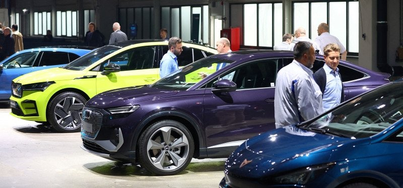 Volkswagen to build electric vehicle battery plant in Canada