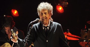 Bob Dylan drops first original music in nearly a decade