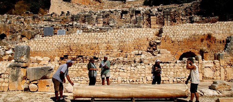 Elaiussa Sebaste Antik Kenti’ndeki hamam sütunları ayağa kaldırılacak