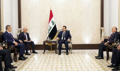 Iraqi premier, Turkish foreign minister discuss bilateral relations in Baghdad