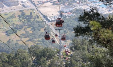 98 stranded midair rescued after cable car accident in southern Türkiye