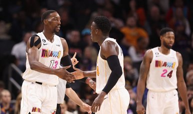 Victor Oladipo puts up 26 as Heat add to Suns' misery