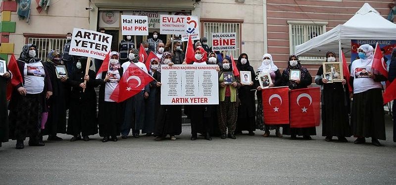 Turkey's Erdoğan to share iftar with anti-PKK sit-in mothers