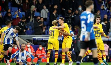 Late De Jong header rescues point for Barca at Espanyol