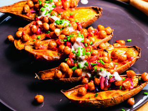 Tahin Soslu Çıtır Nohutlu Tatlı Patates
