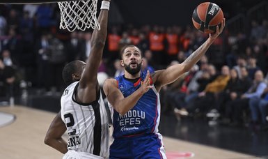 Thompson leads Anadolu Efes to 99-57 EuroLeague victory against Virtus Bologna