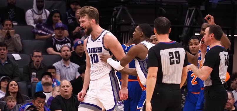 KINGS DOMANTAS SABONIS SUSPENDED FOR BUMPING OFFICIAL