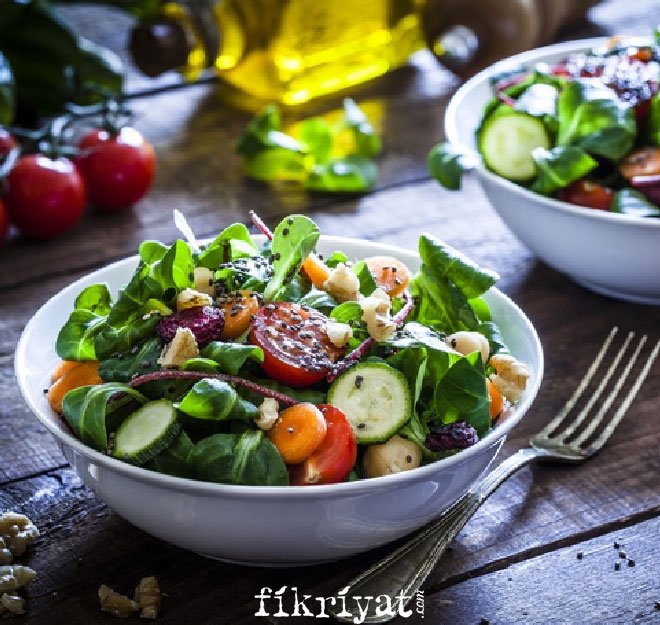 SALATALARA CEVİZ VE SEMİZOTU SERPİŞTİRİN