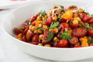 Domatesli Nohut Salatası