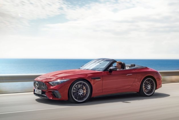 YENİ MERCEDES-AMG SL’İN ÖRTÜSÜ KALKTI