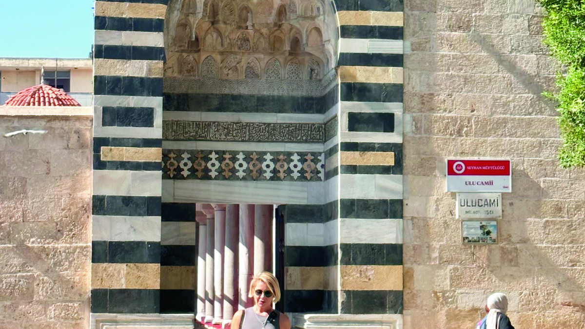 Her Mekanı Ayrı Güzel; Adana