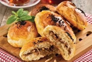 Dolmalık Fıstıklı Kıymalı Poğaça