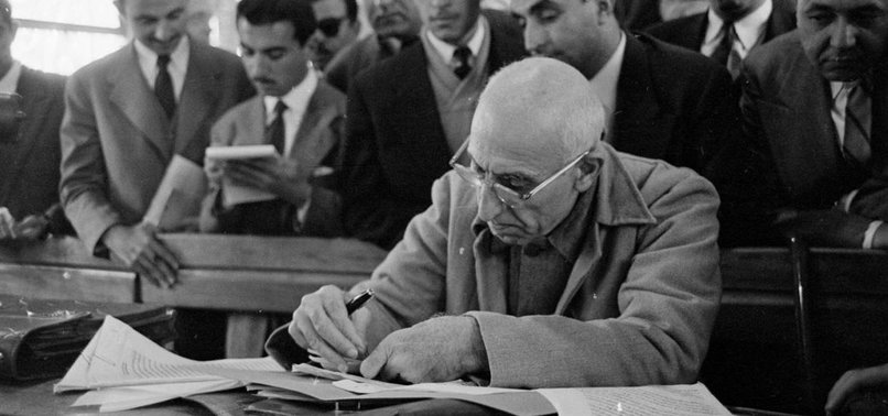 BRITAIN SOUGHT US IN OUSTING IRANS MOSSADEQ: US DOCS