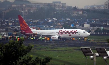 SpiceJet airplane aborted Mumbai takeoff due to caution alert
