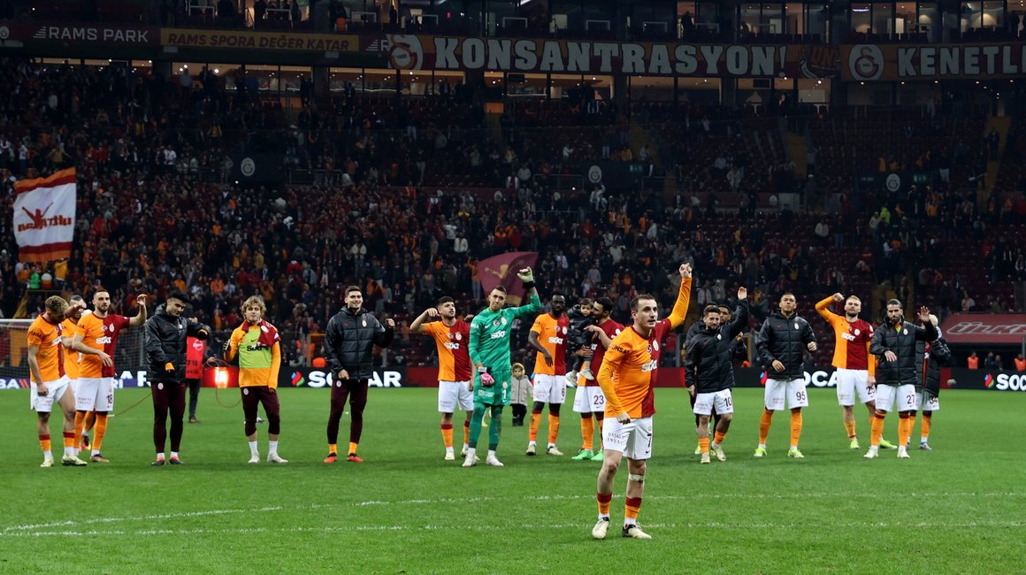 Galatasaray Liderliğini Sürdürdü