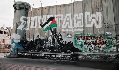 Palestinian artist Taqi Sapateen use graffitis to describe Israeli oppression