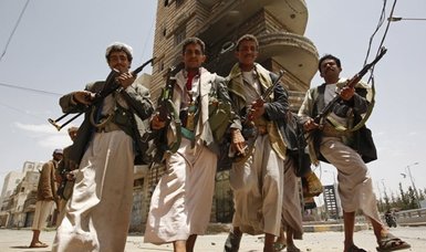 Yemen rebels offer to halt attacks on Saudi Arabia