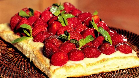 Çilekli Milföy Tart