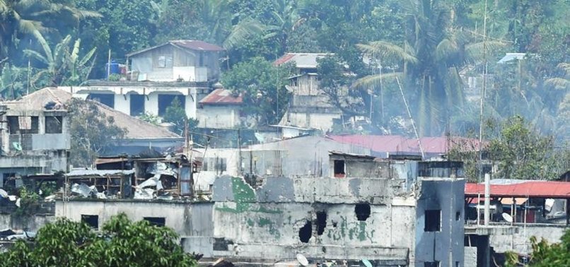 PHILIPPINE TROOPS DECLARE 8-HOUR CEASE-FIRE IN BESIEGED CITY